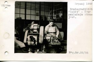 Brodogradilište Split - žene poslužuju strojeve, 1955.