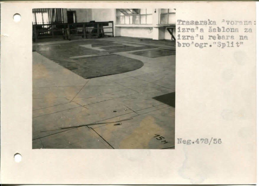 Traserska dvorana - izrada šablona za izradu rebara -  Brodogradilište Split, 1956.